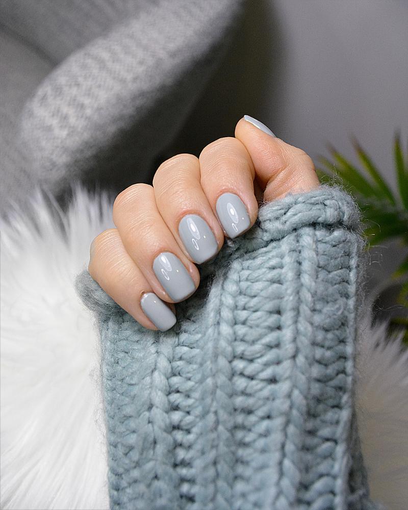 When your polish matches your sweater perfectly + that shine!