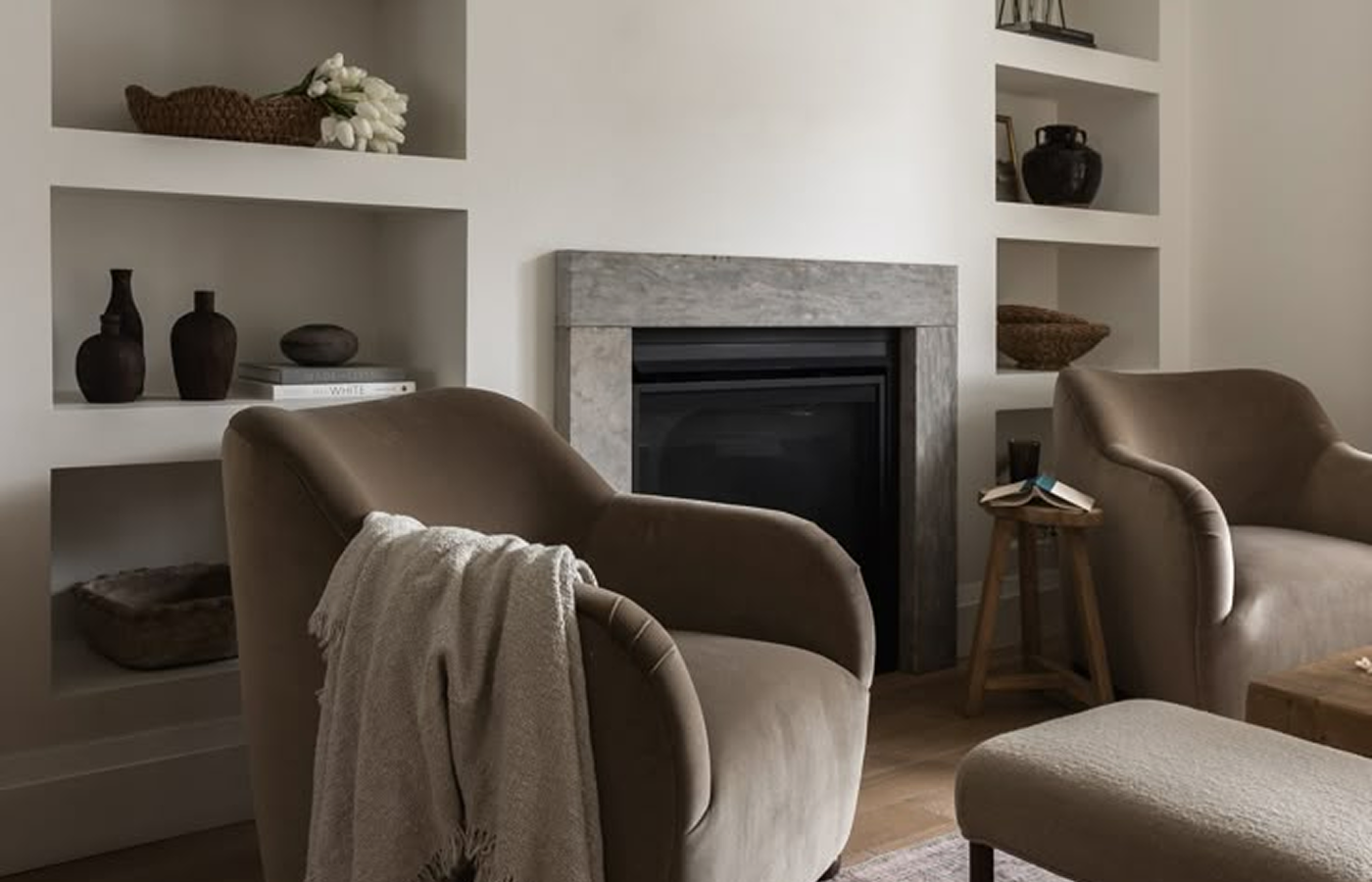 Organic Modern Interior Design from https://annieandflora.com/